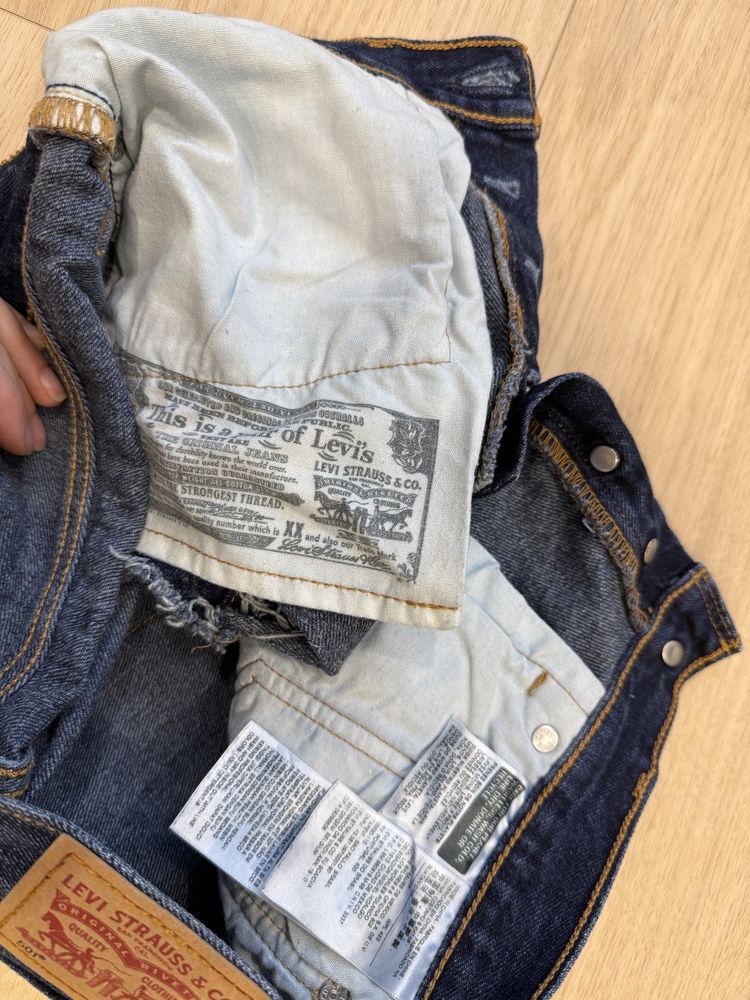 Джинсові шорти жіночі Levis 501 S W26