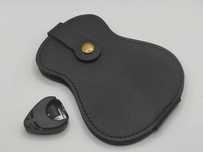 Zestaw prezentowy dla gitarzysty 3w1, etui + 18 kostek + podajnik 452
