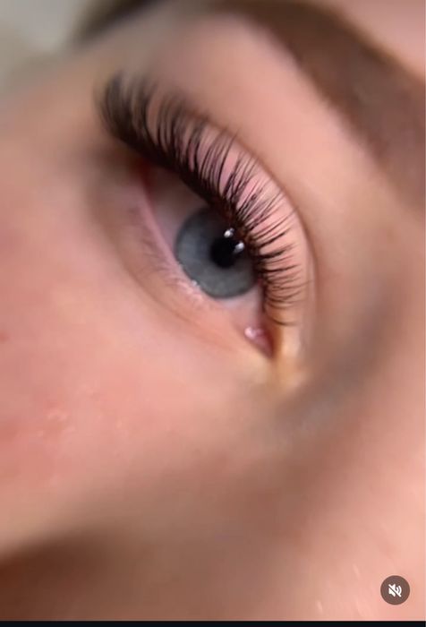 Нарощування вій брови