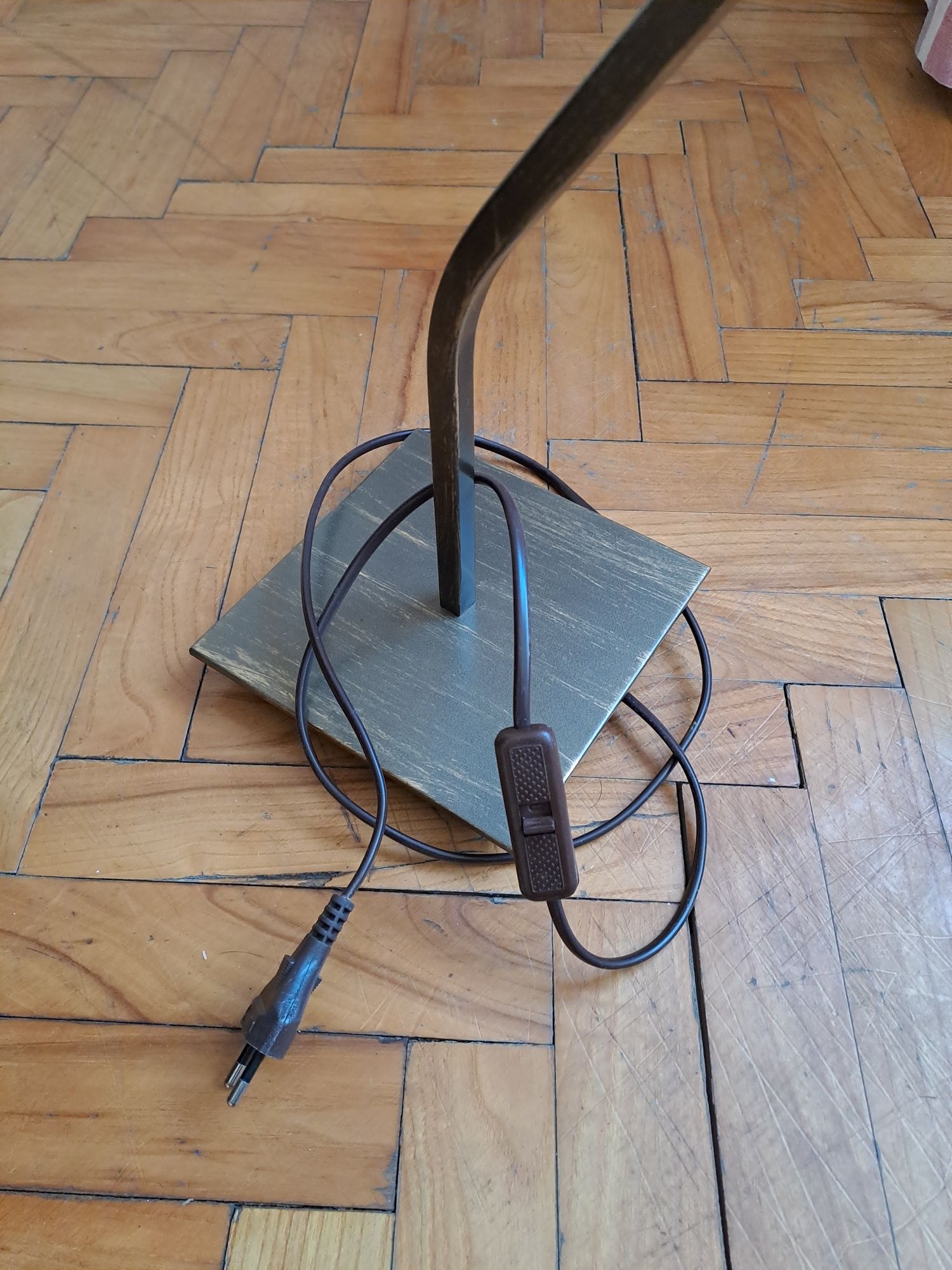 Lampa do sypialni