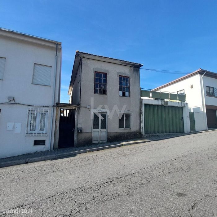 Oportunidade de Investimento em Propriedade de 2 Pisos Madalena