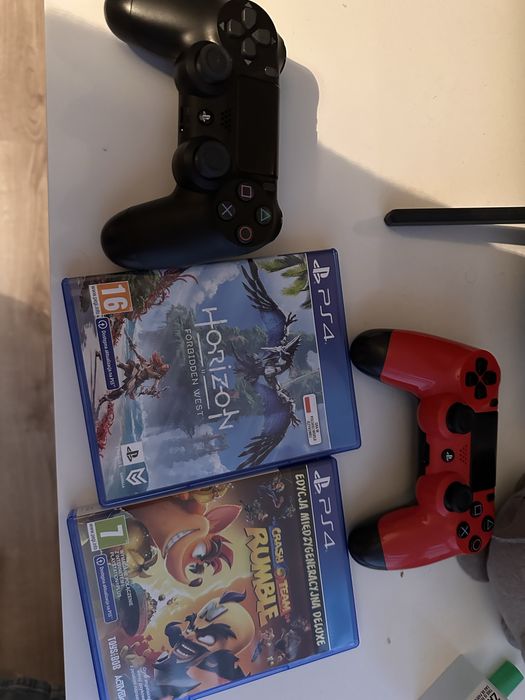 Sprzedaje konsole PS4 Slim 500 GB