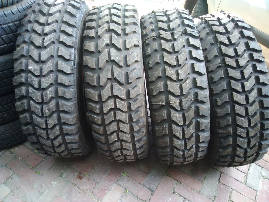 Komplet pięknych opon goodyear 37x12.5x16.5. Hummer 1. 100%.