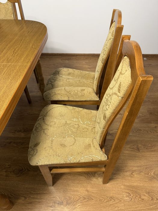 stół z 6 krzesłami – idealny do jadalni lub salonu!