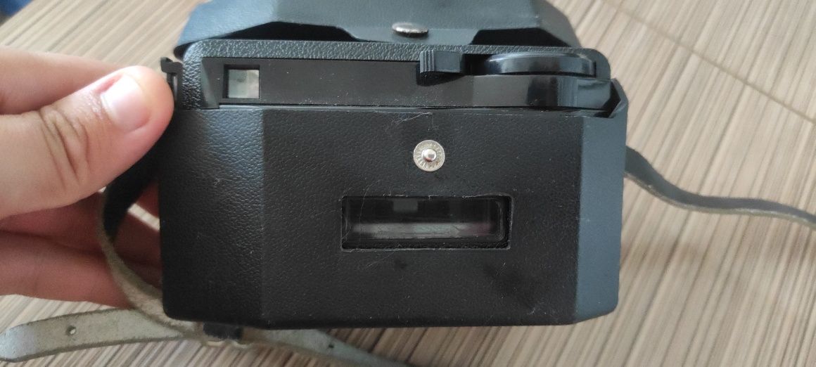 Stary aparat fotograficzny analogowy Kodak 155 X instamatic camera
