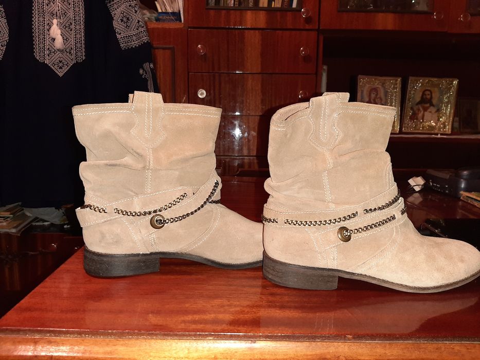 Чобітки жіночі замшеві