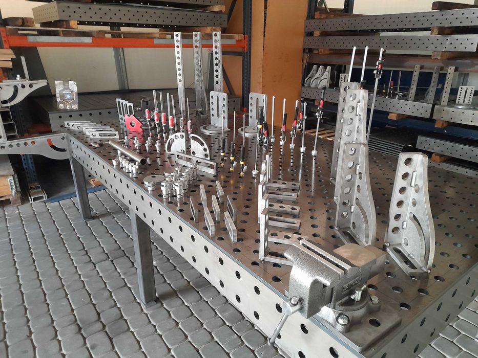 Stół spawalniczy 1200x1200 system 28 PLUS