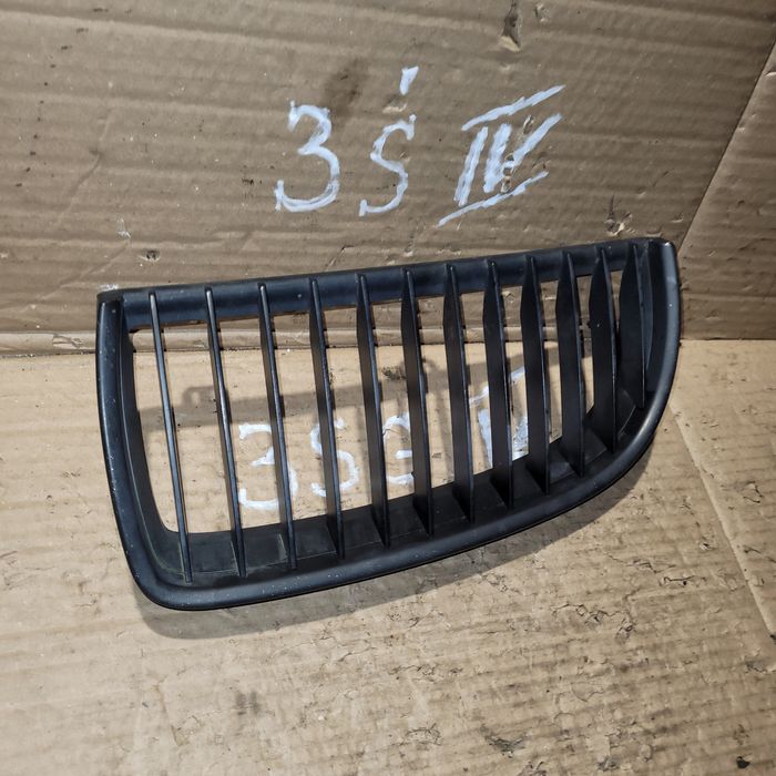 Grill atrapa nerka zderzaka przód lewa BMW Serii 3 E90 E91 2007r