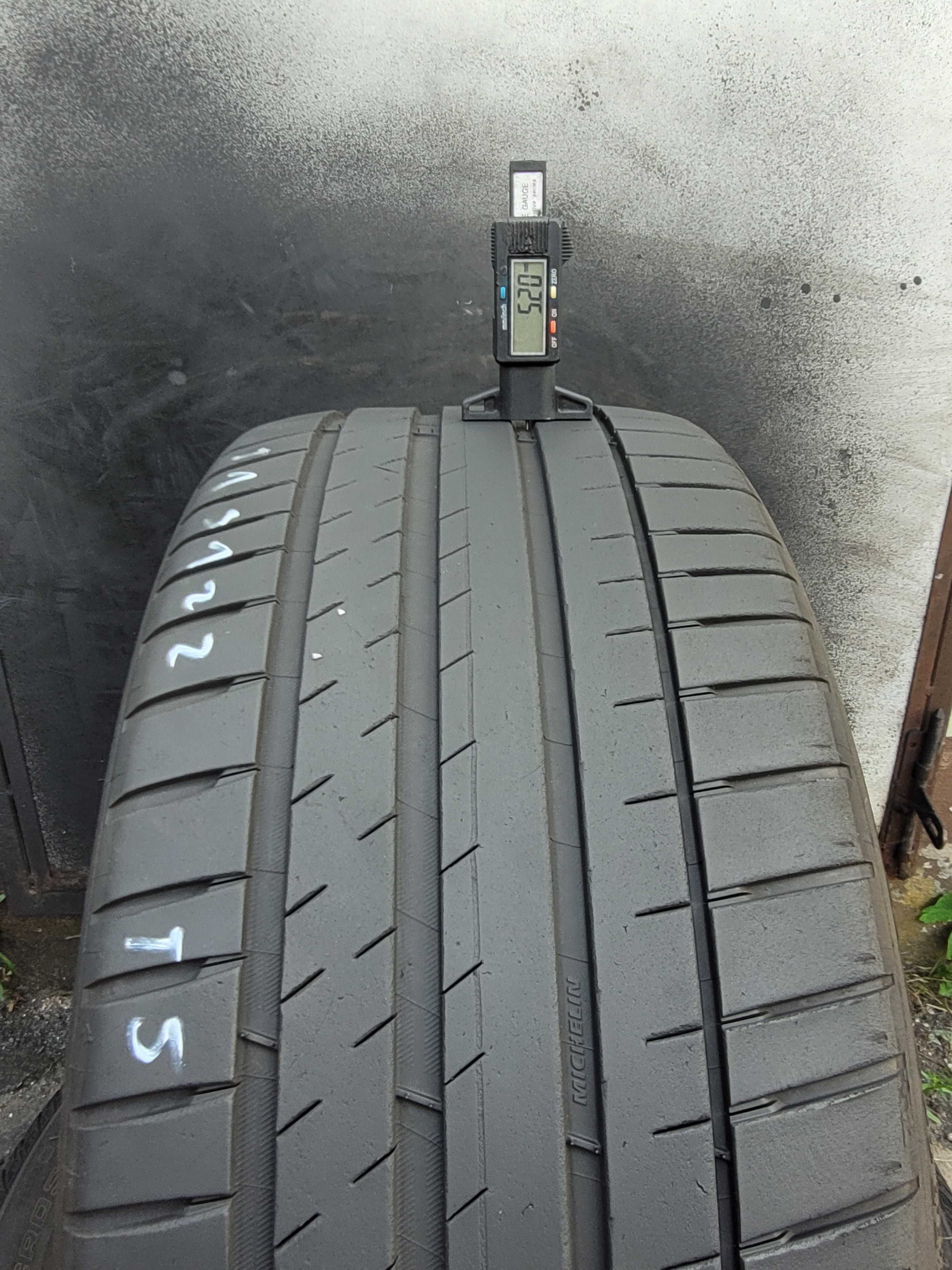 255/40/20 Michelin Pilot Sport EV T0 TESLA  5,5mm 2022r 4szt