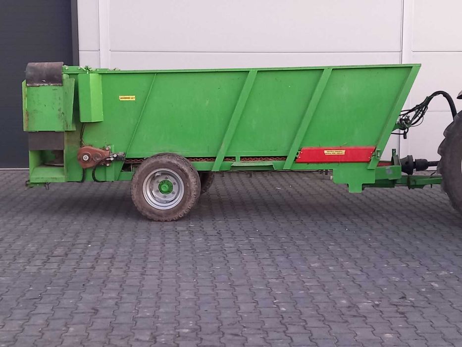 Rozrzutnik obornika sadowniczy /do borowki /do tuneli .