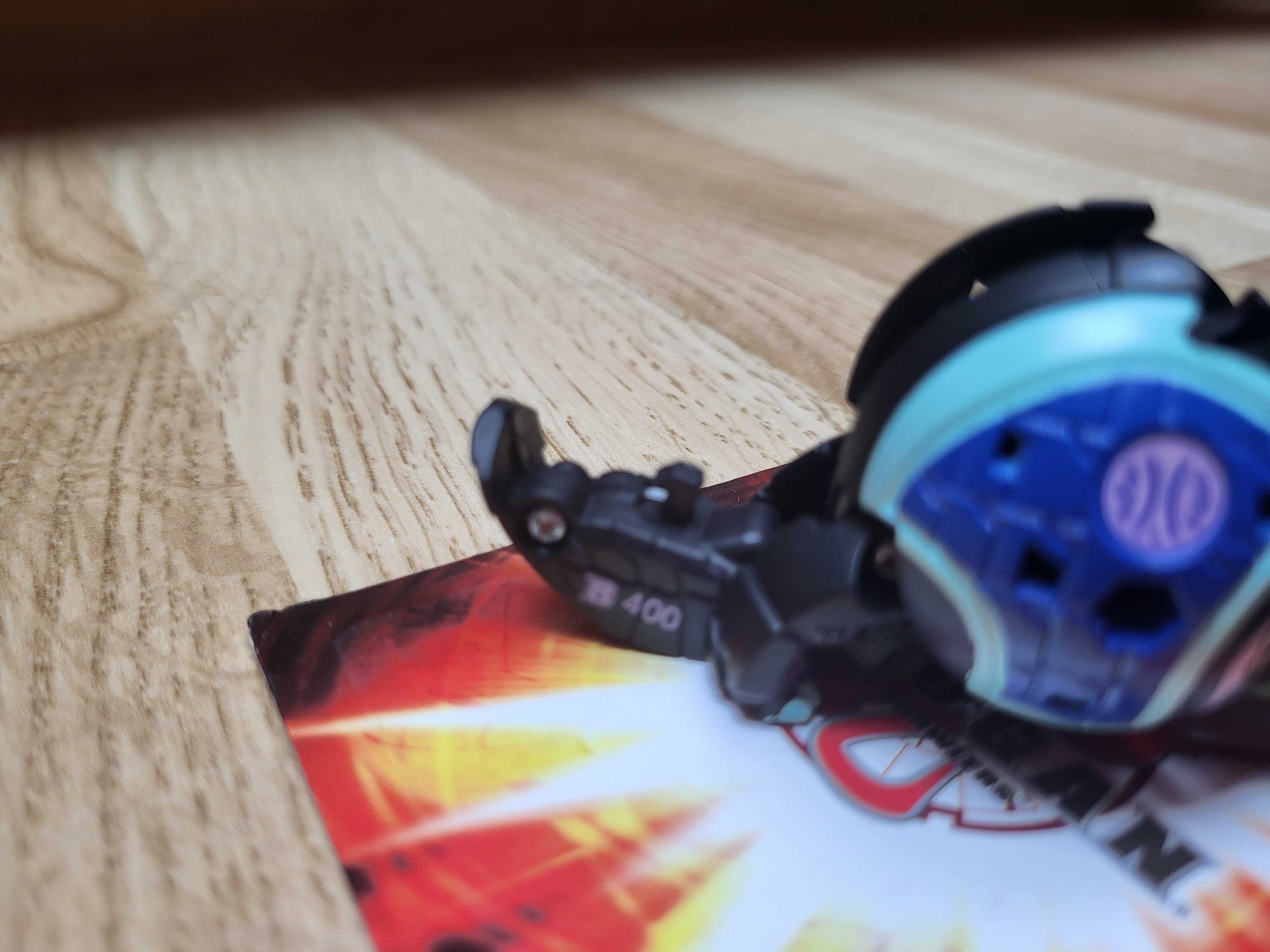 Oryginalna Figurka Bakugan - Darkus Howlkor x Ramparian
