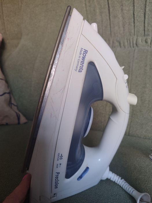Праска Rowenta у гарному стані