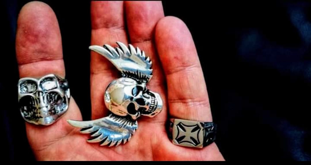 Broszka czaszka skrzydła Moto Chopper Wiking Metal Rock Gotyk Harley