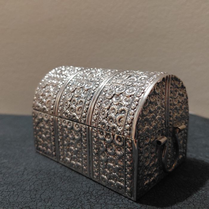 Guarda jóias em prata feito a mão