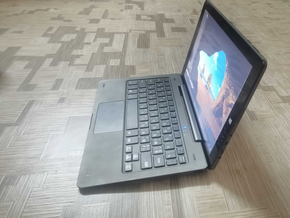 Планшет NOMI W10100 с клавиатурой