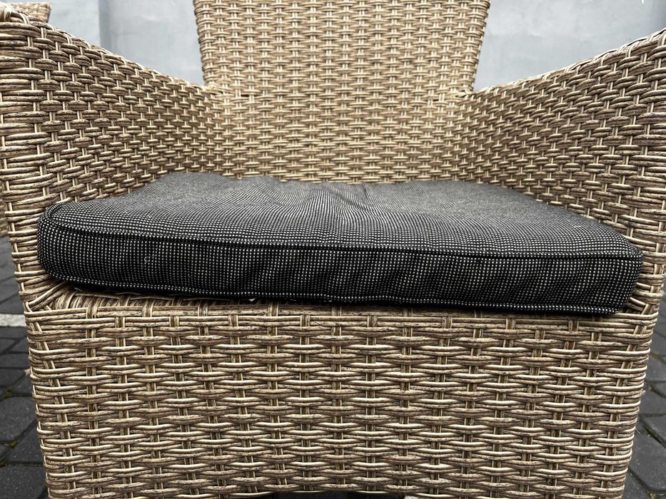 Meble ogrodowe stół i 4 fotele.