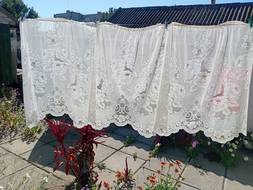 Продам. Тюлевую. Занавеску. Б/у. 1.9х0.9. 150гр
