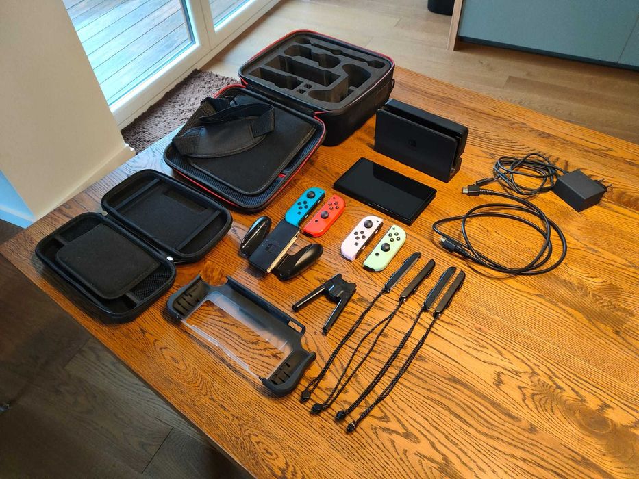 Nintendo Switch OLED + 2x Joy-Con + Gratisy