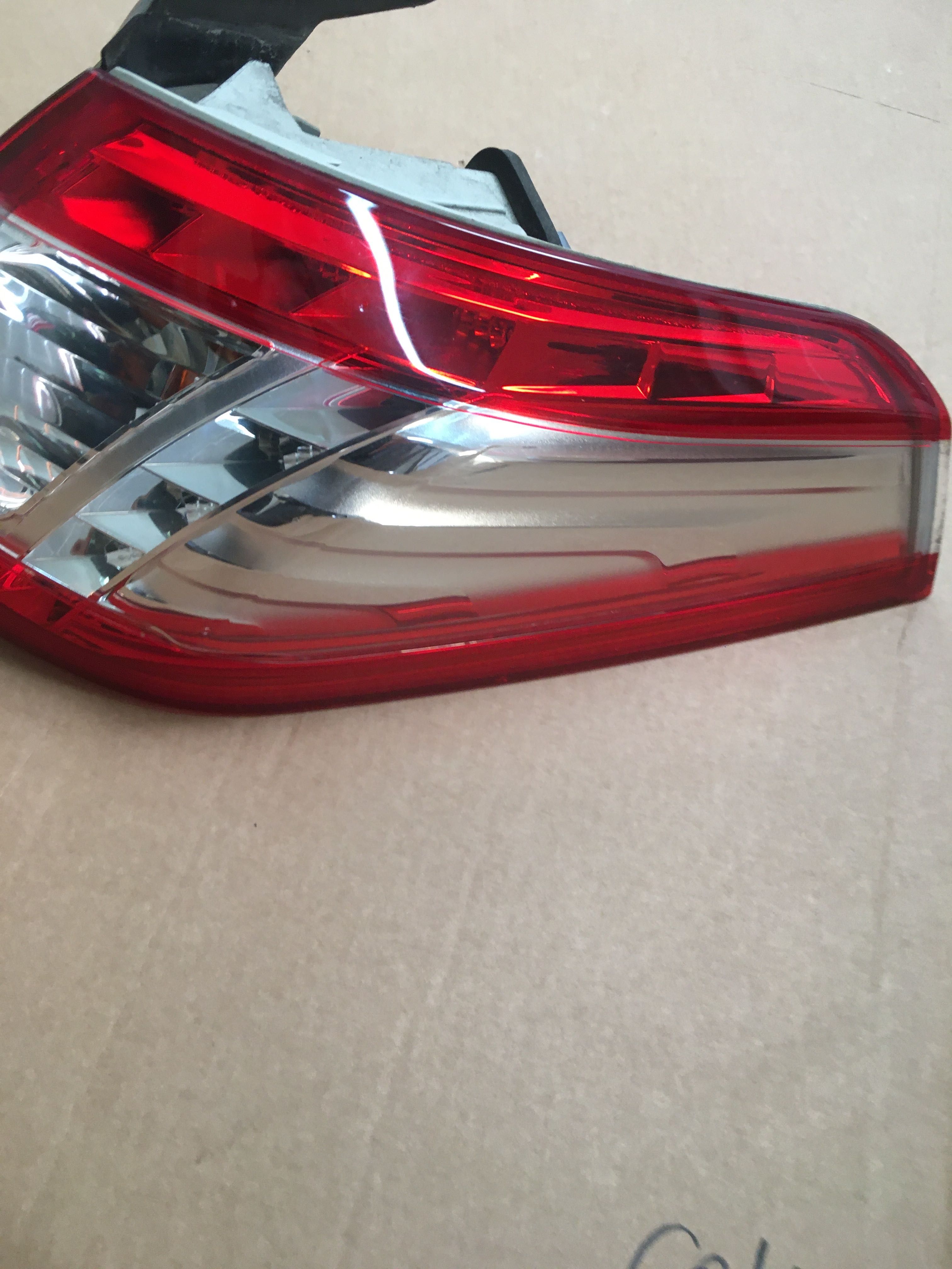 Lampa prawy tył peugeot 508 I combi sw