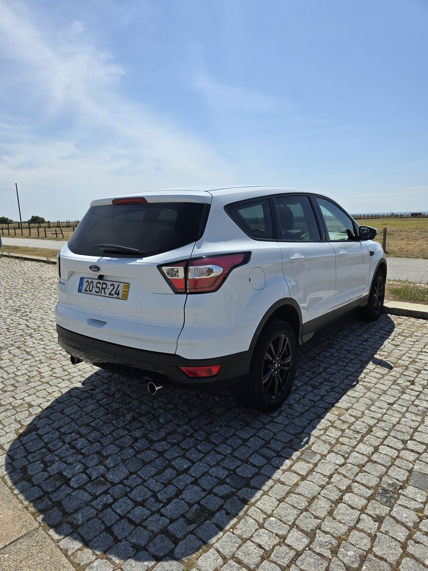 Ford kuga 1.5 TDCI 120CV. como novo