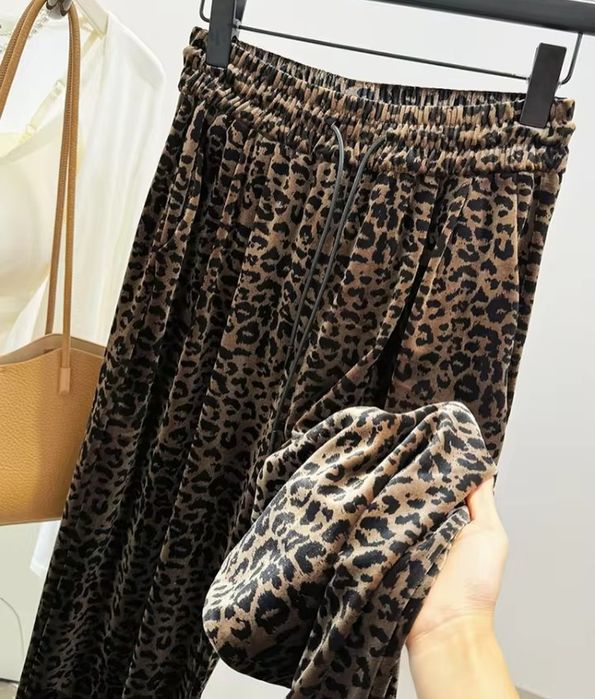 Велюрові прогулянкові штани- палаццо брюки жіночі леопардові M-6XL