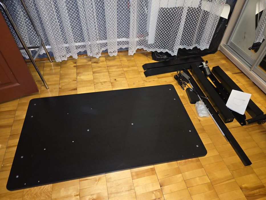 Стіл з регульованою висотою E-Table чорний 120×675 (стан відмінний)