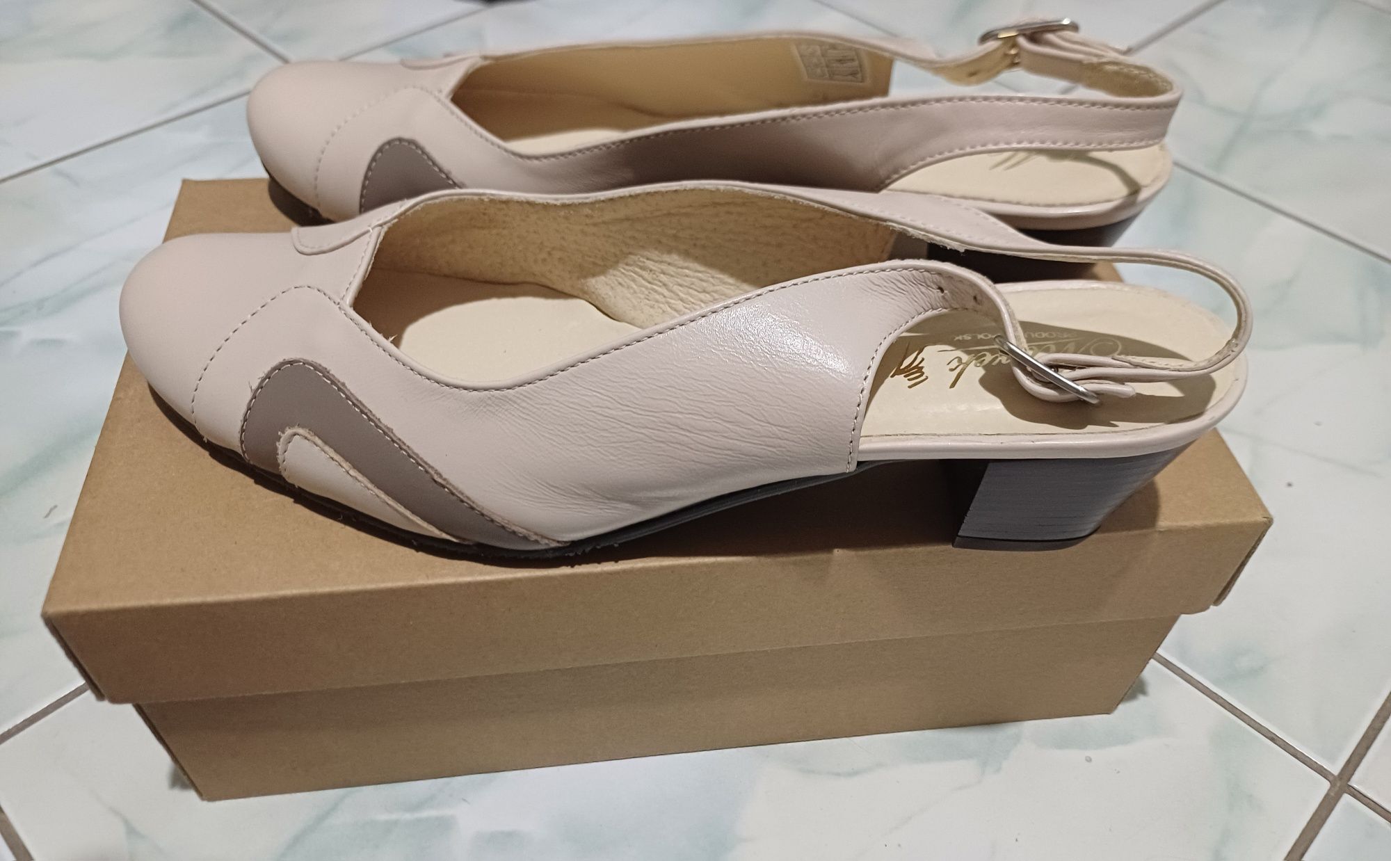 Skórzane buty na obcasie rozm 41 Morek