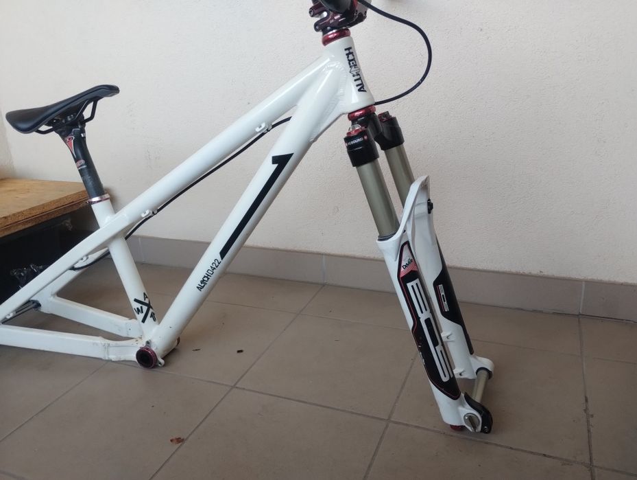 Frameset Rama + amortyzator Dirt Pumptrack Biały kruk