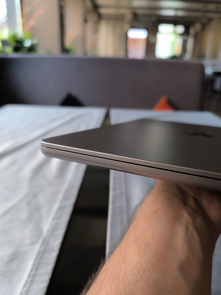 Macbook m2, 16 gb оперативної