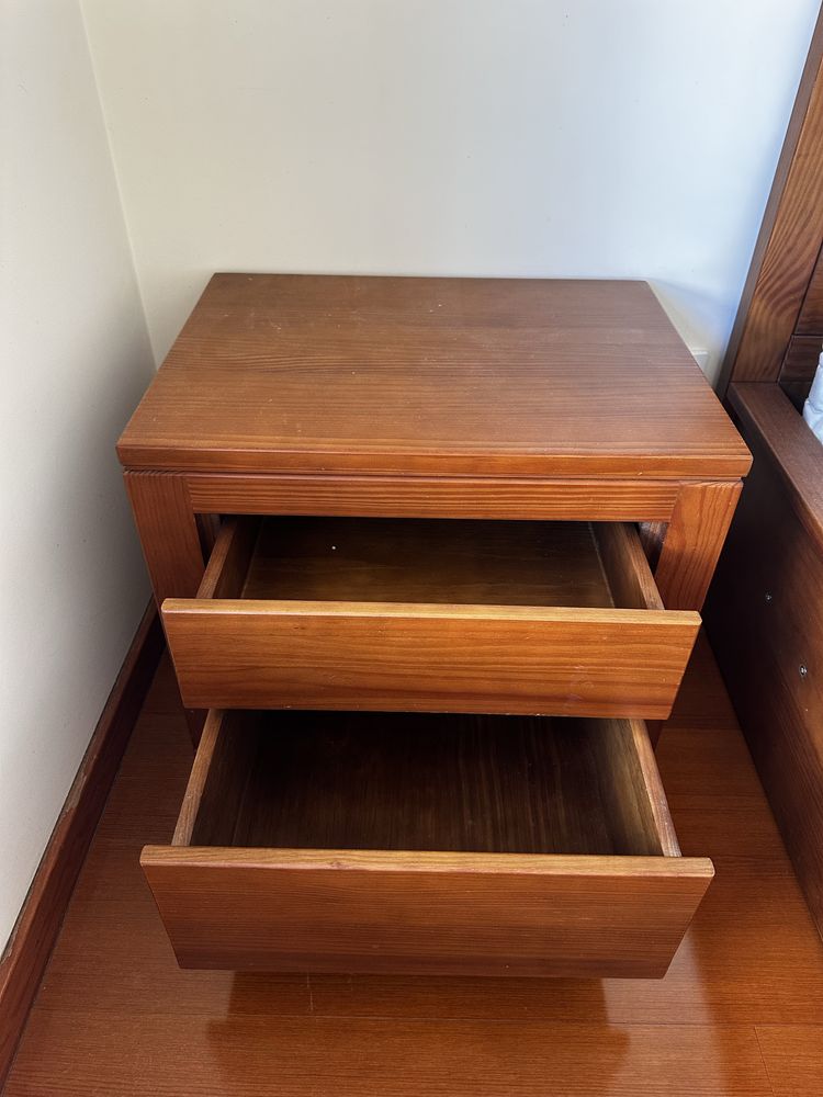 Mesa de cabeceira