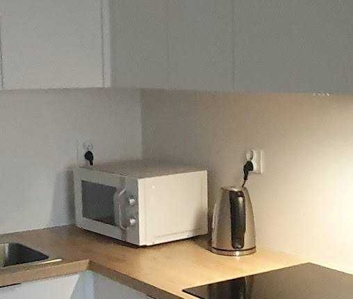 Kuchenka mikrofalowa Sharp Biala 800W