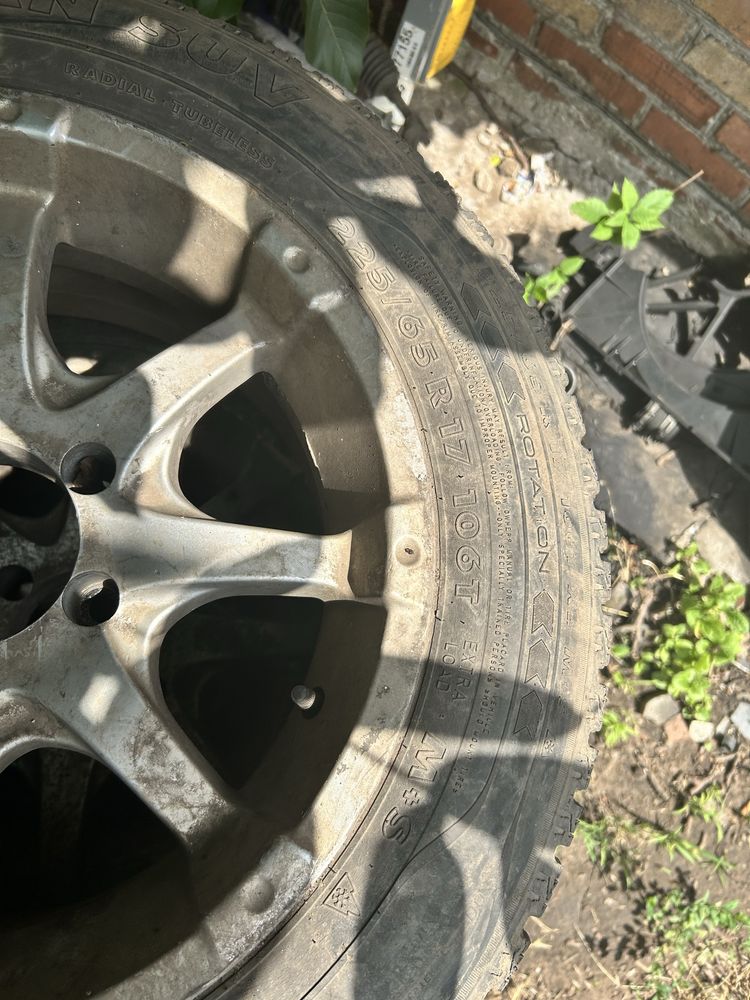 Диски с резиной r17 6x139.7 в хорошем состоянии