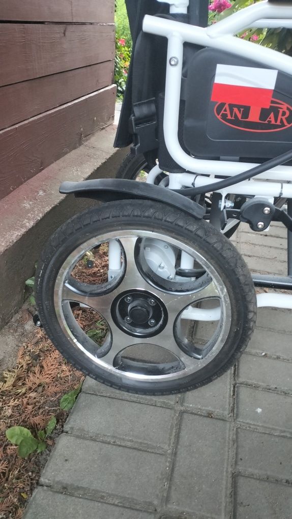 Wózek inwalidzki elektryczny