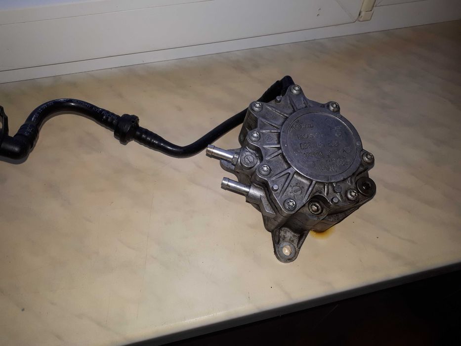 вакуумный-топливный насос