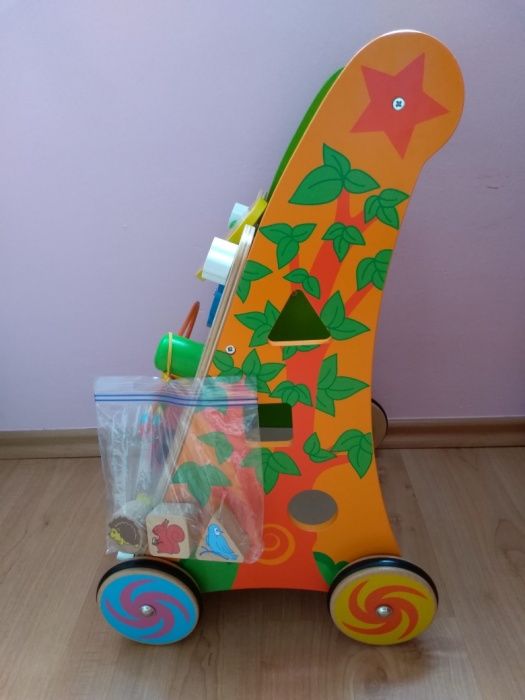 Drewniany wózek, chodzik FARMA VIGA, certyfikaty