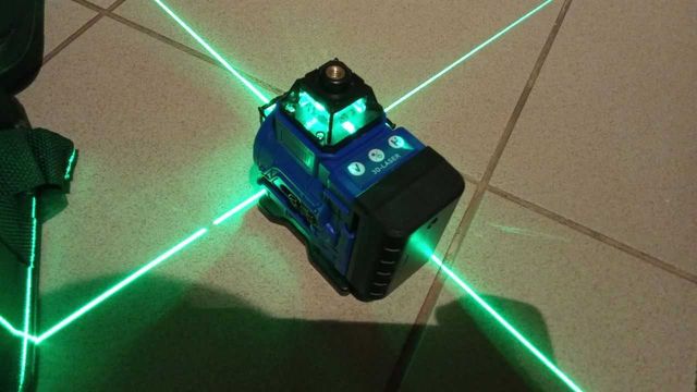laser krzyżowy 4D 16 linii poziomica laserowa 2x bateria OLX