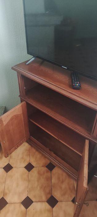 Móvel de canto para televisão