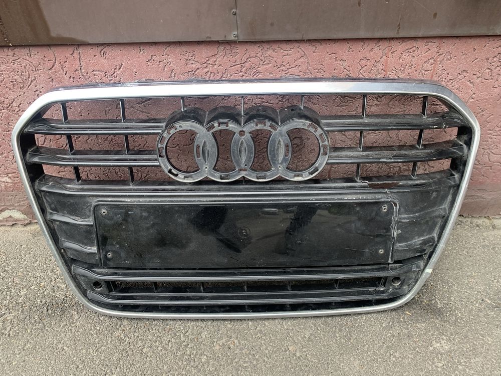 Решітка радіатора audi a6c7