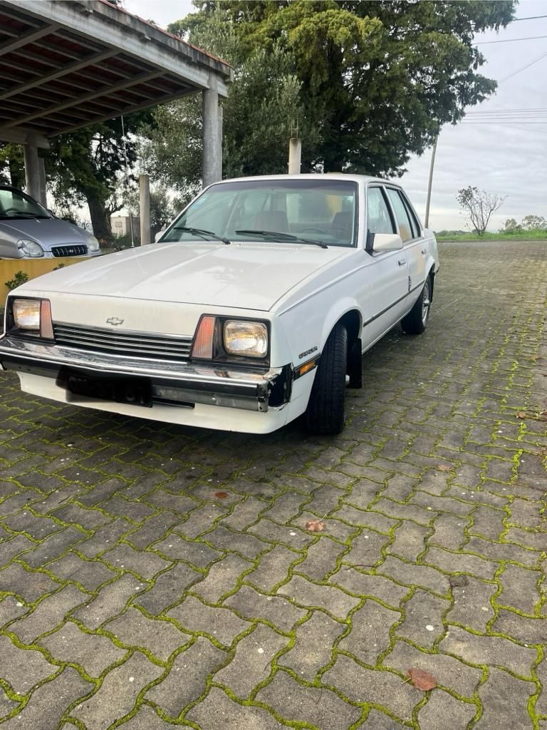 Chevrolet Cavalier 2.0i caixa veloc automática EUA 1983 raro