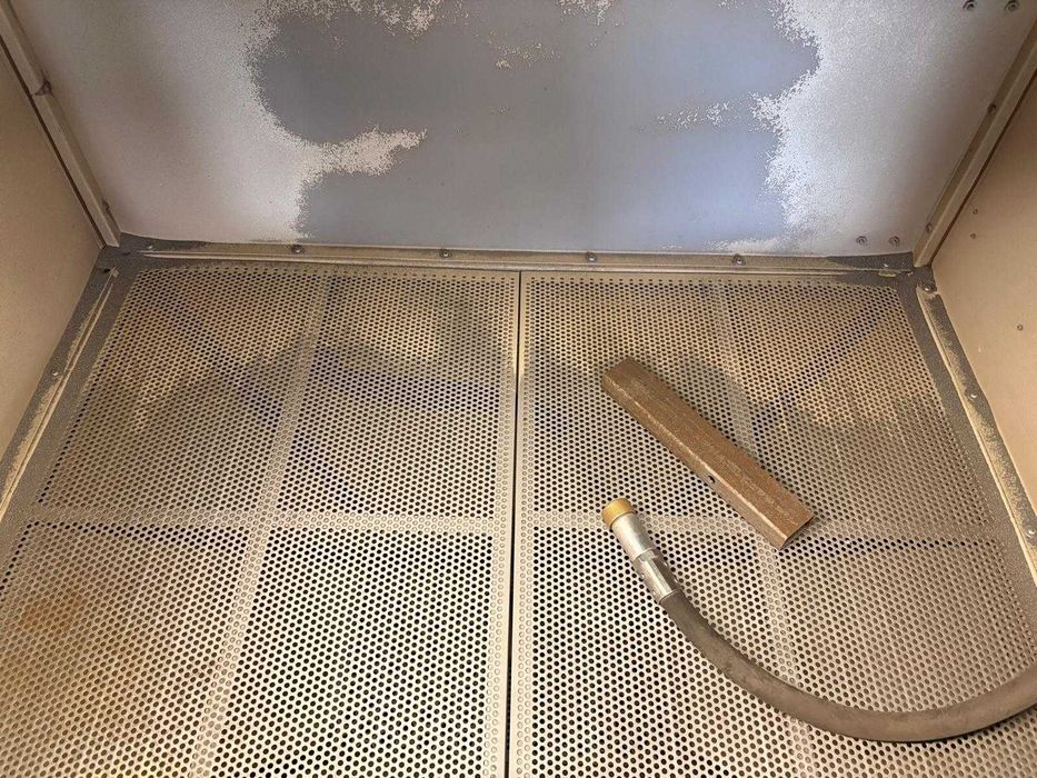 Piaskowanie/śrutowanie kabinowe