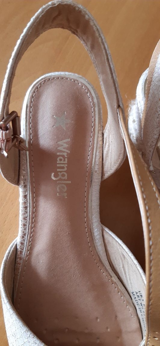 Espadryle na platformie