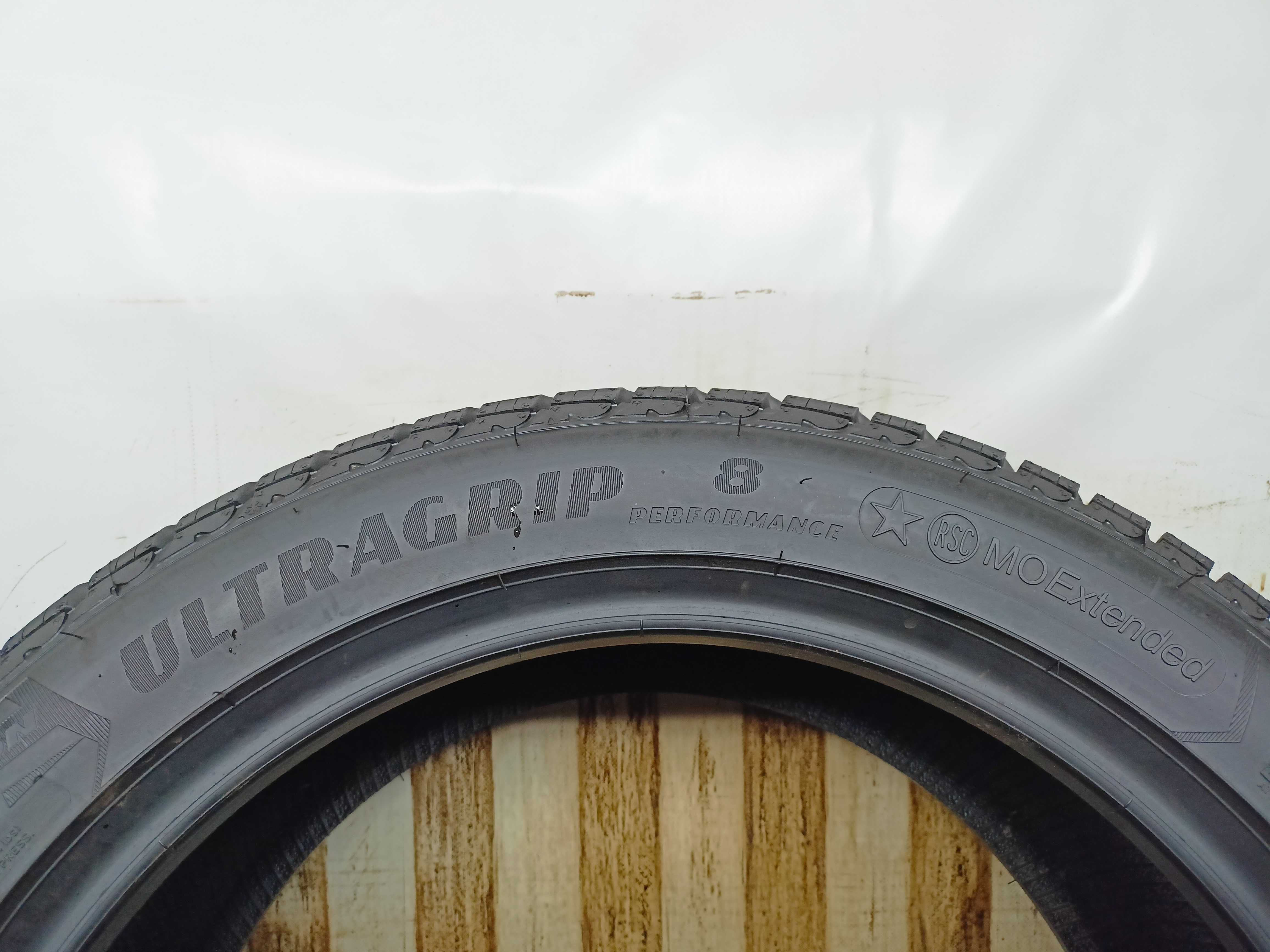 Goodyear Ultragrip 8 RSC 245/45/18 2024r. 100V Nowe (2571)
