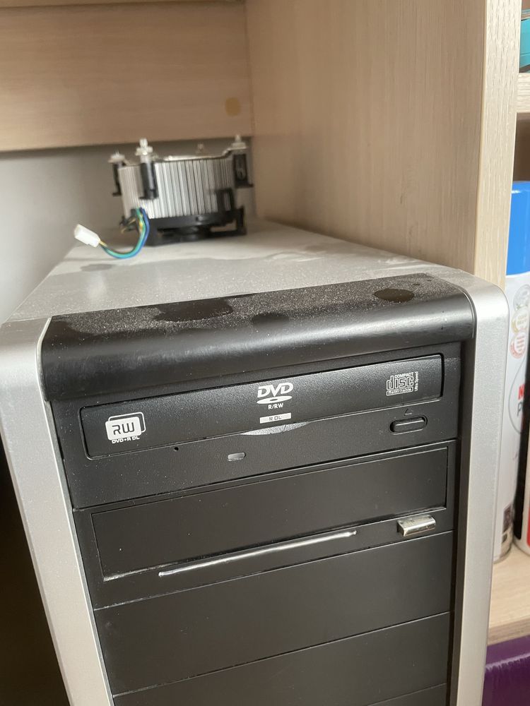 Komputer + monitor