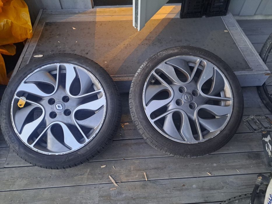 Komplet 4 sztuk  Felg aluminiowych z Nowymi Oponami