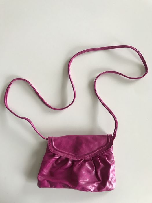 Várias malas, carteiras e porta-moedas