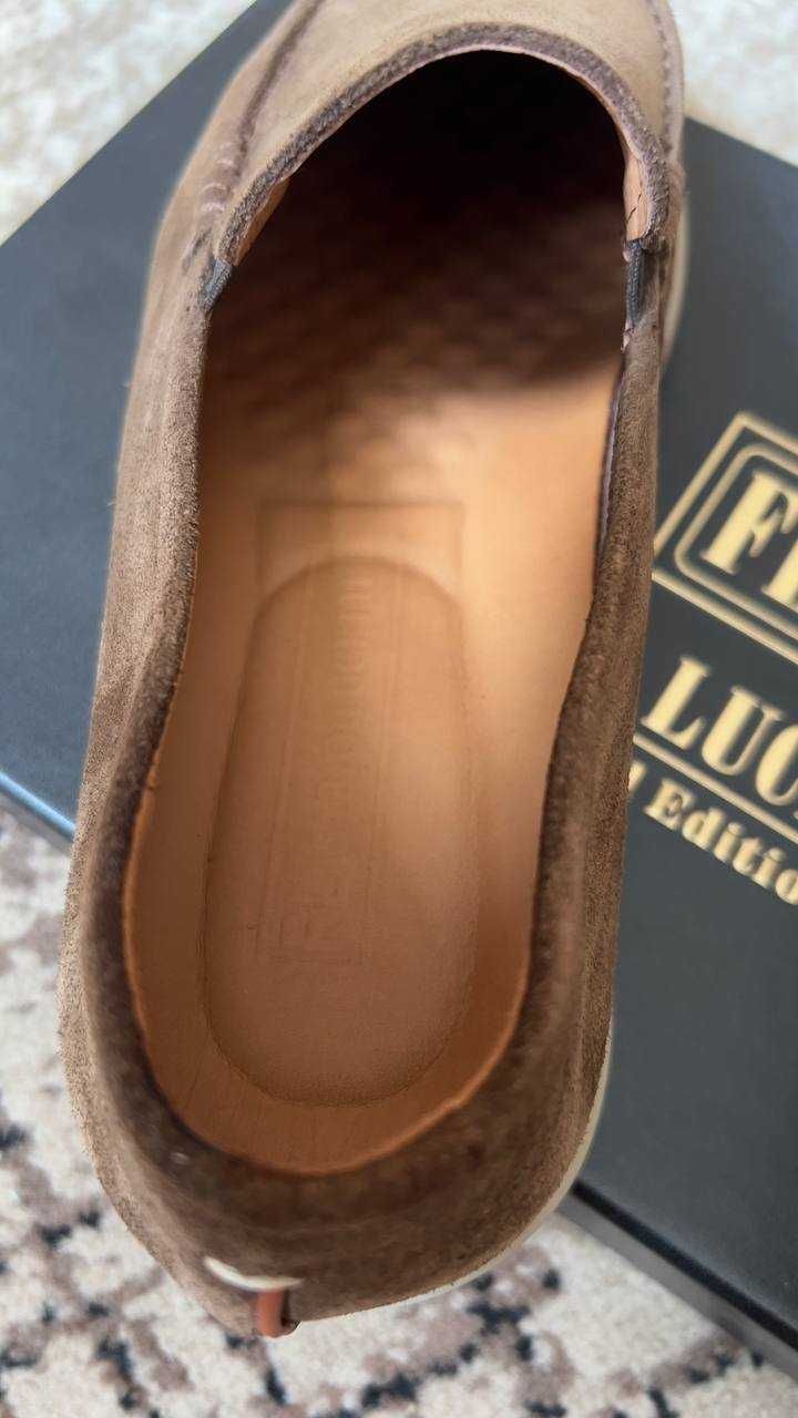 Продам лофери чоловічі.