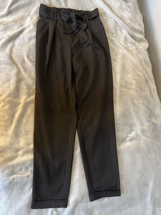 Spodnie czarne eleganckie z wiązaniem
