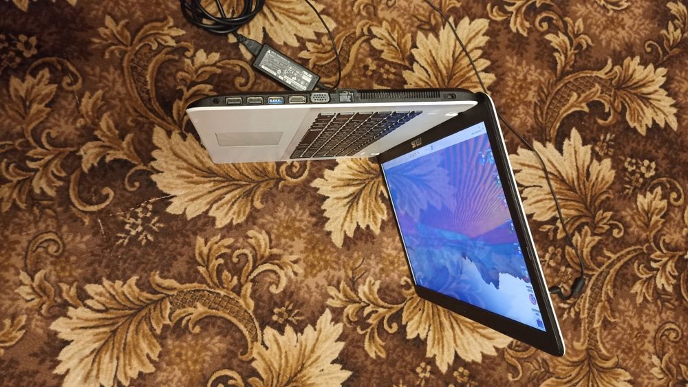 Asus R752M 17.3", intel 4 ядра, DDR3 8 Gb, ssd 256 Gb