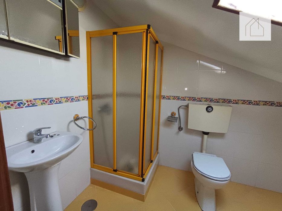 Moradia T4 para venda em Valpaços