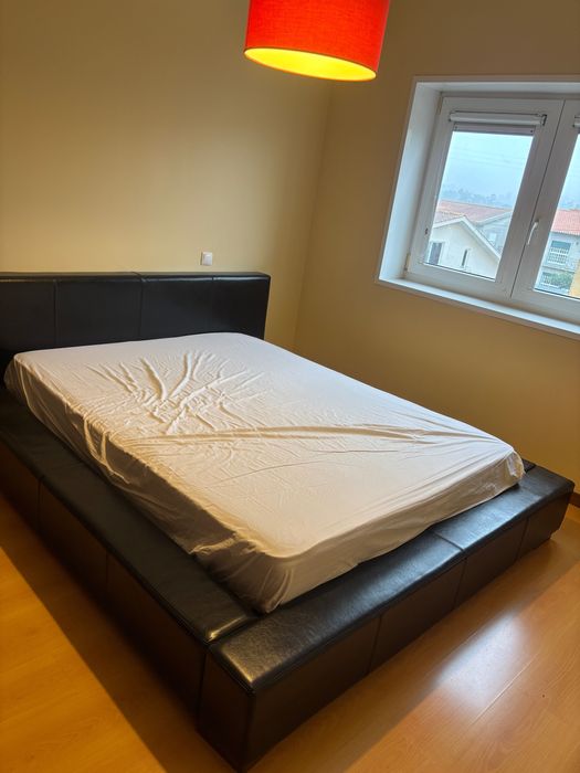Cama de casal com preço negociável
